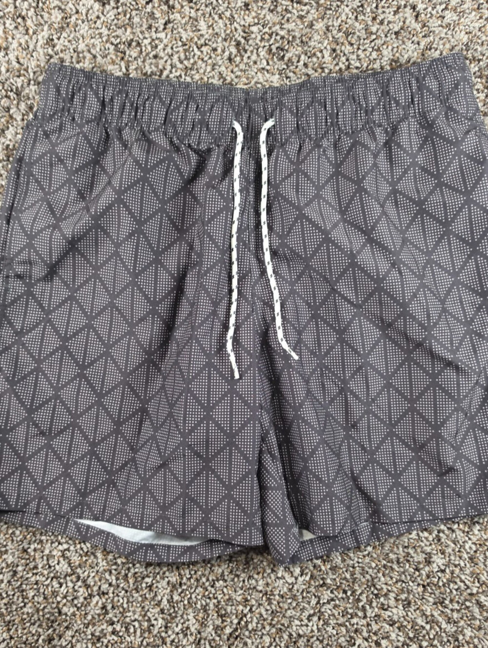 Goodfellow & Co Mens Sz M Swim Trunks Swimsuit Gray Geometric Mesh Lined
